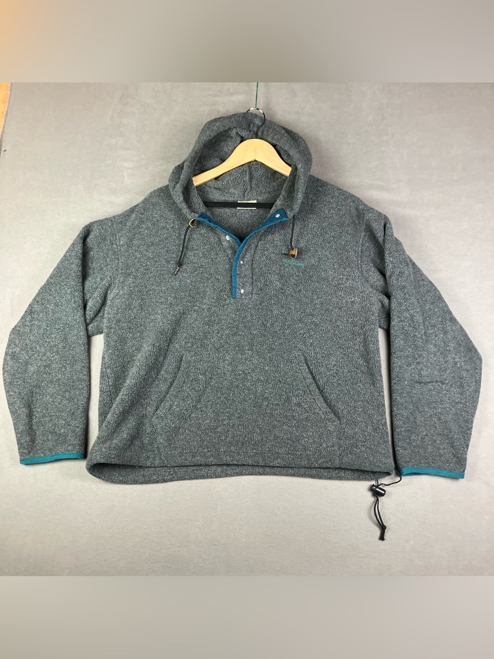 Vintage L.L. Bean Women’s Size L? Fleece T Snap Hooded Sweater Gray Script Logo.